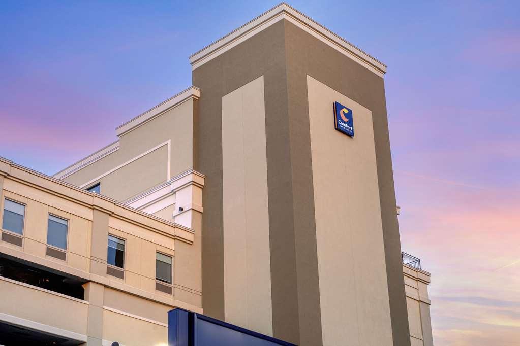 Comfort Inn & Suites Newark Liberty International Airport Exteriér fotografie