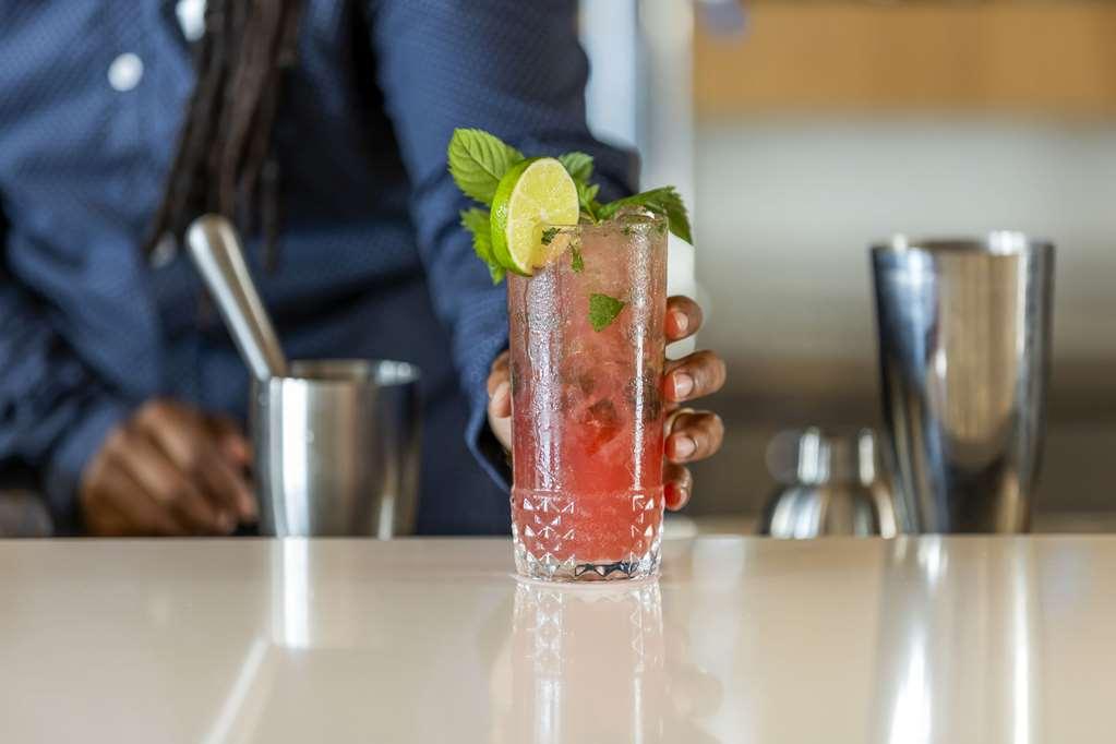 Comfort Inn & Suites Newark Liberty International Airport Restaurace fotografie